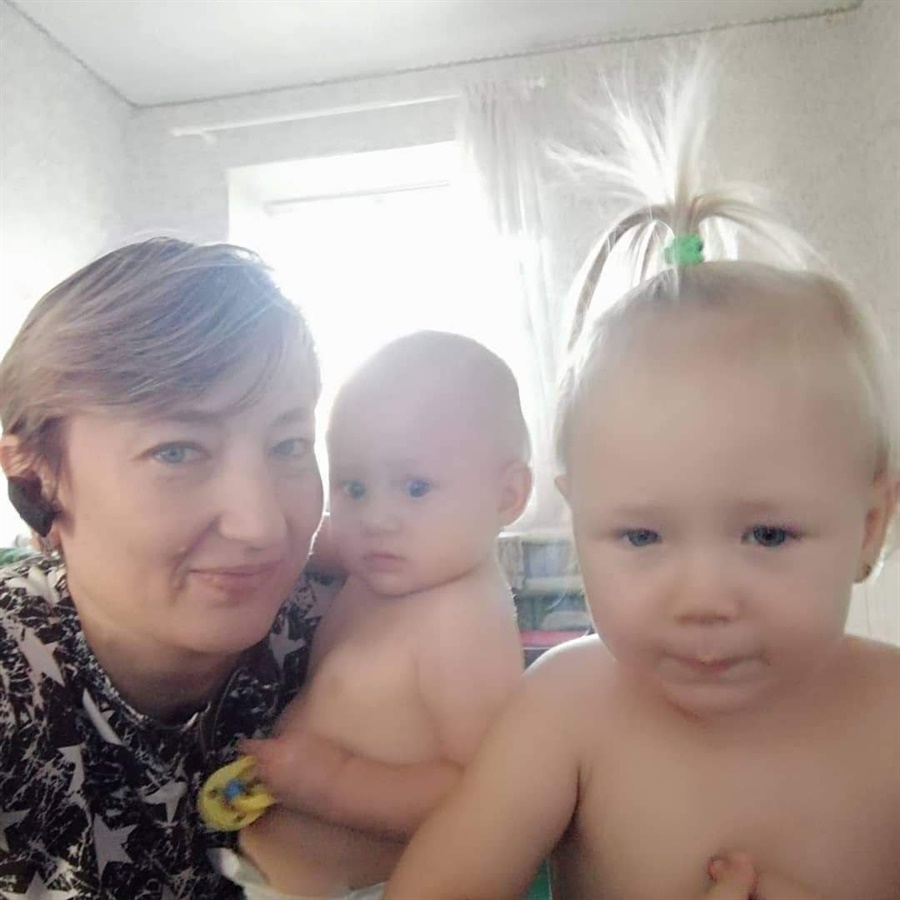 Наталія Луговська з онуками