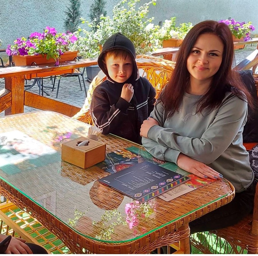 Олексій Бондар з мамою Іриною