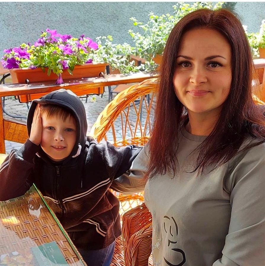 Олексій Бондар з мамою Іриною
