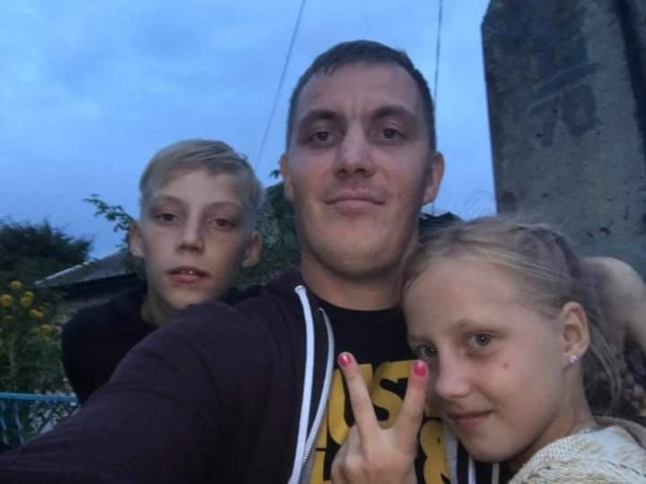 Олексій Демонтович із дітьми - сином Данилом та донькою Ганною