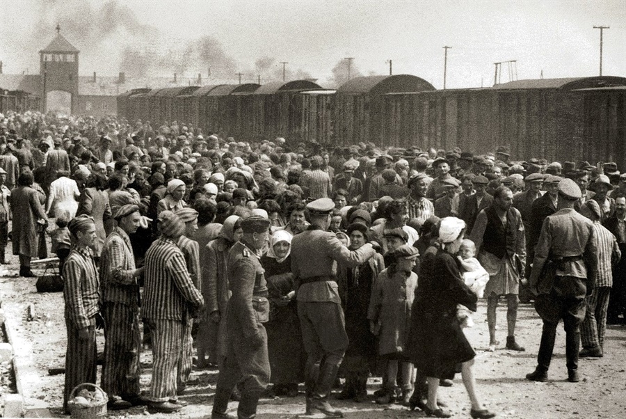 Фото з концентраційного табору Аушвіц