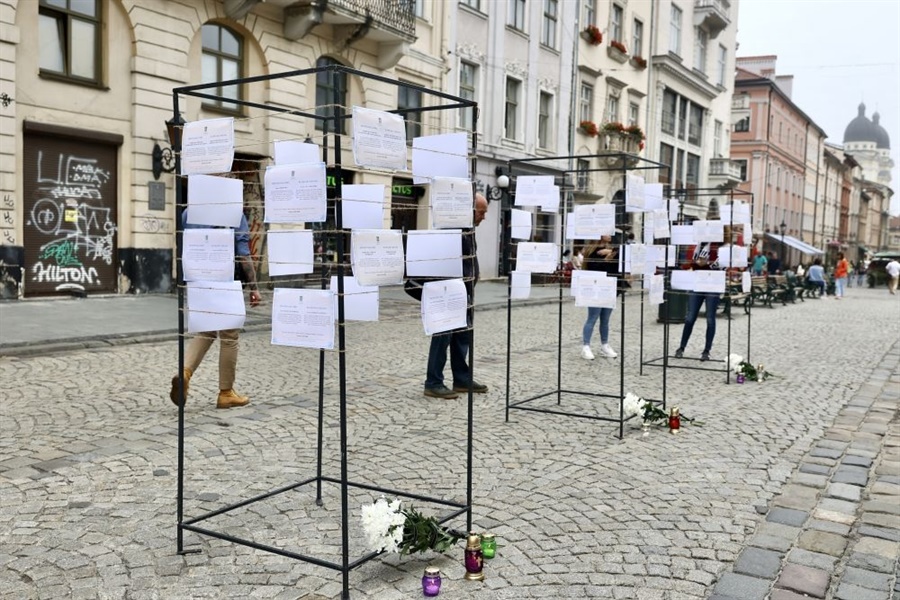 Дипломи, які ніхто не отримає. Акція, присвячена полеглим у війні студентам, яка є прикладом збереження пам’яті емпатичним шляхом