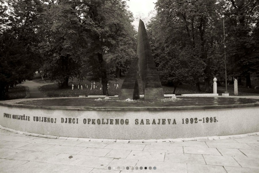Пам'ятник убитим під час облоги дітям