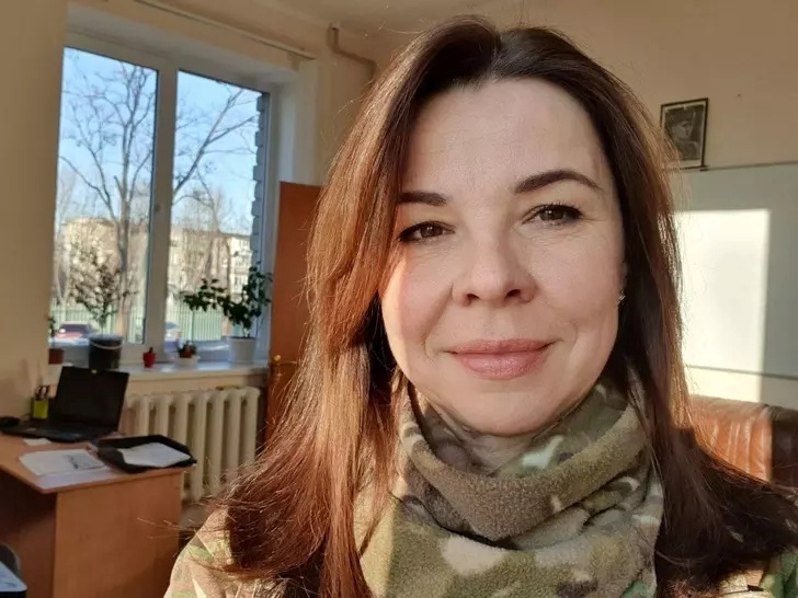 Наталія у військовй частині 