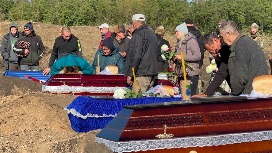 Чотири труни родини Козирів, найменша – 8-річного Вані