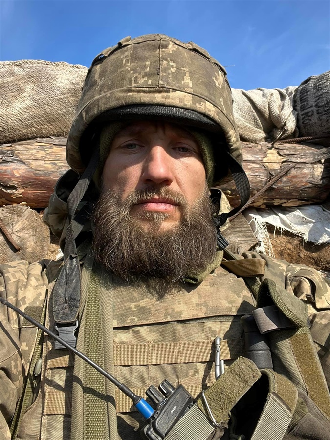 Фотографія з телефону Юрія. Він її постив у соціальних мережах, коли вже був у районі Попасної на Луганщині 