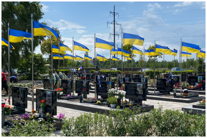 «Неймовірно важко і юридично, і морально». Як сім’ї загиблих добровольців доводять участь своїх рідних у захисті країни
