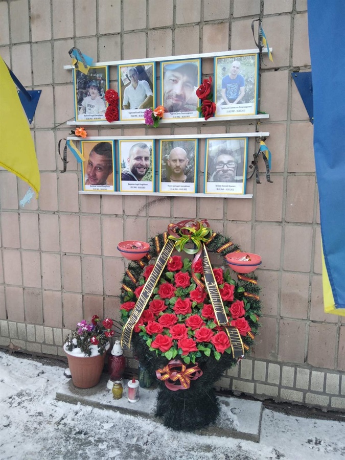 Пам'ятник загиблим добровольцям у Бучі
