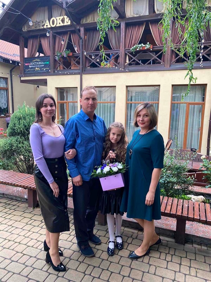 Ірина Ждан з татом, мамою і сестрою