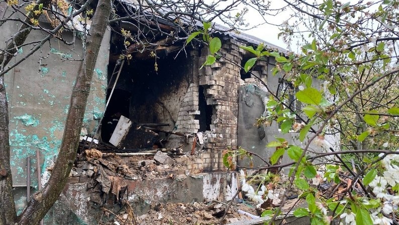 Будинок родини після обстрілів