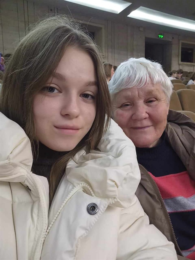 Влада Веремеєнко з бабусею Валентиною