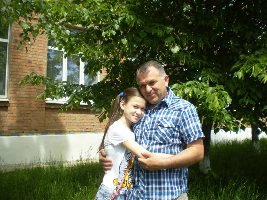 Альона Яковенко з татом, 2013 рік