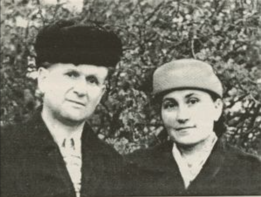 Микола Сарма-Соколовський з дружиною Варварою в Мордовії, 1959 рік