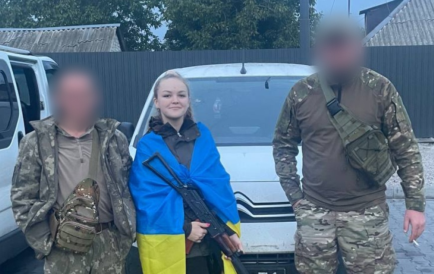 Руслана Пашук з військовими 