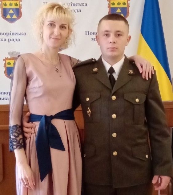 Володимир Лемещук познайомився з майбутньою дружиною Іванною на 3 курсі навчання в Академії сухопутних військ у Львові
