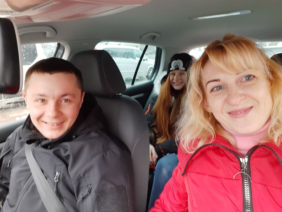 Володимир з Іванною й доньками любили сімейні подорожі на своєму авто
