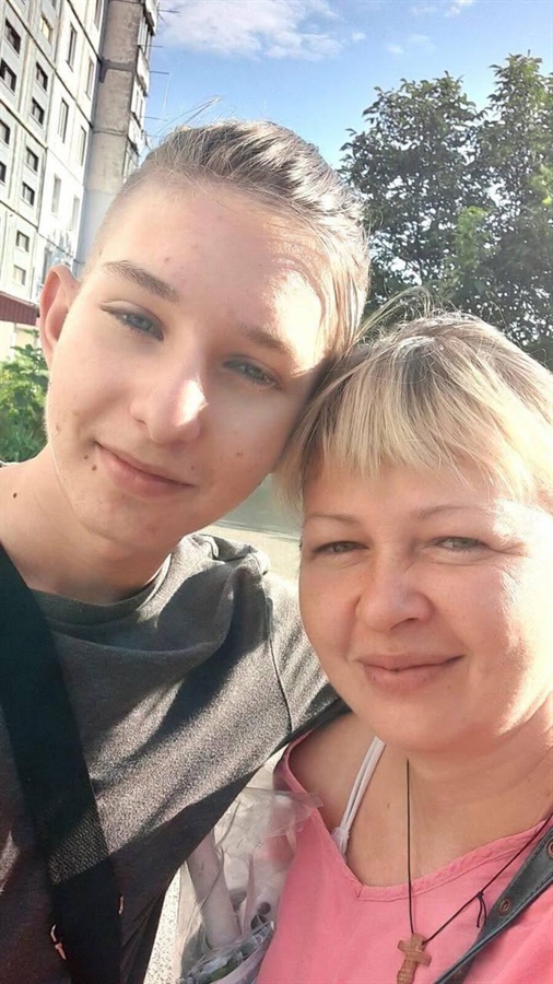 Мама Інна зі старшим Кирилом.