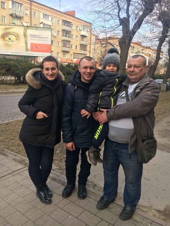 Віталій з рідними, 2019 рік 