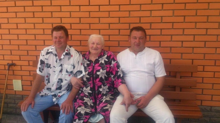 Олександр з ріднею. Фото надане дружиною
