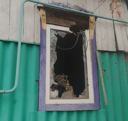 Пошкоджені після обстрілу будинки у Крупичполі