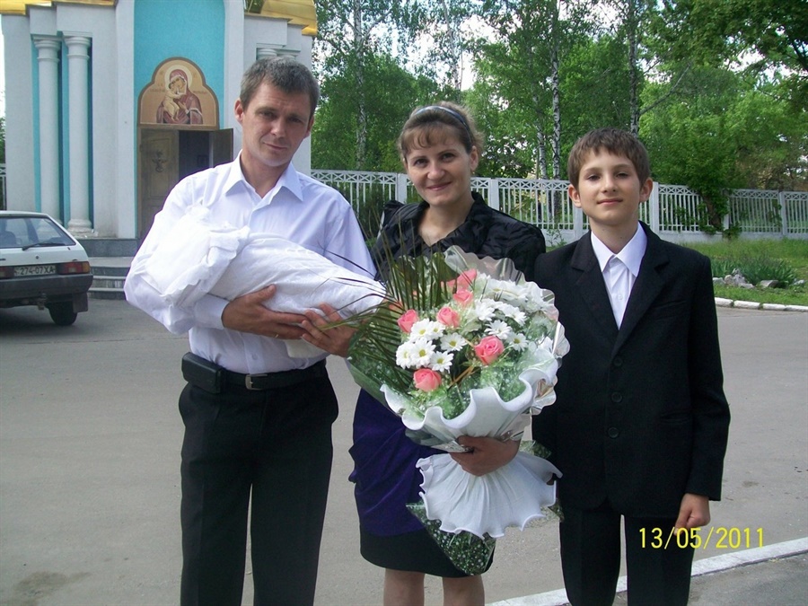 Сімʼя на виписці дівчинки. Фото: з особистого архіву родини.