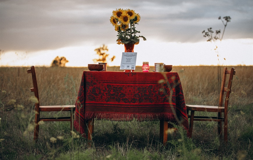 Стіл пам'яті-2025: понад три тисячі закладів у 16 країнах вшанували полеглих захисників України