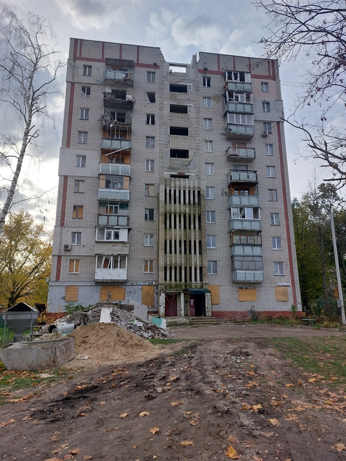 Будинок, що постраждав від обстрілів