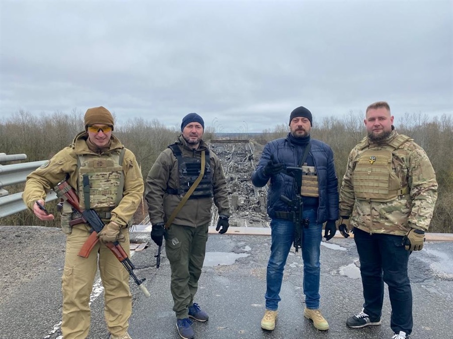 З командою: керівник Корюківської РВА Іван Ващенко, заступник Дмитро Синенко, В’ячеслав Чаус та тоді керівник Чернігівської РВА Андрій Кужель. 