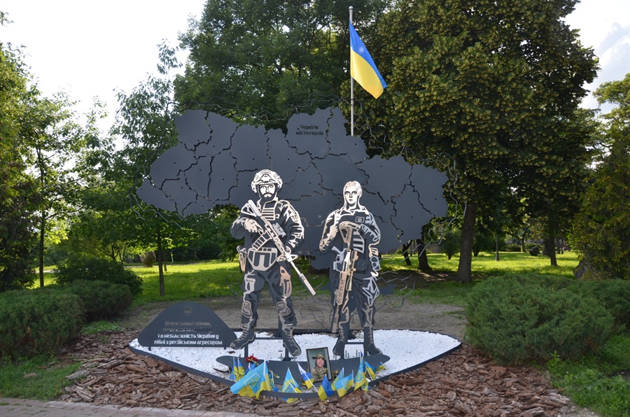 Тимчасовий меморіал загиблим українським військовим. Фото Наталії Найдюк
