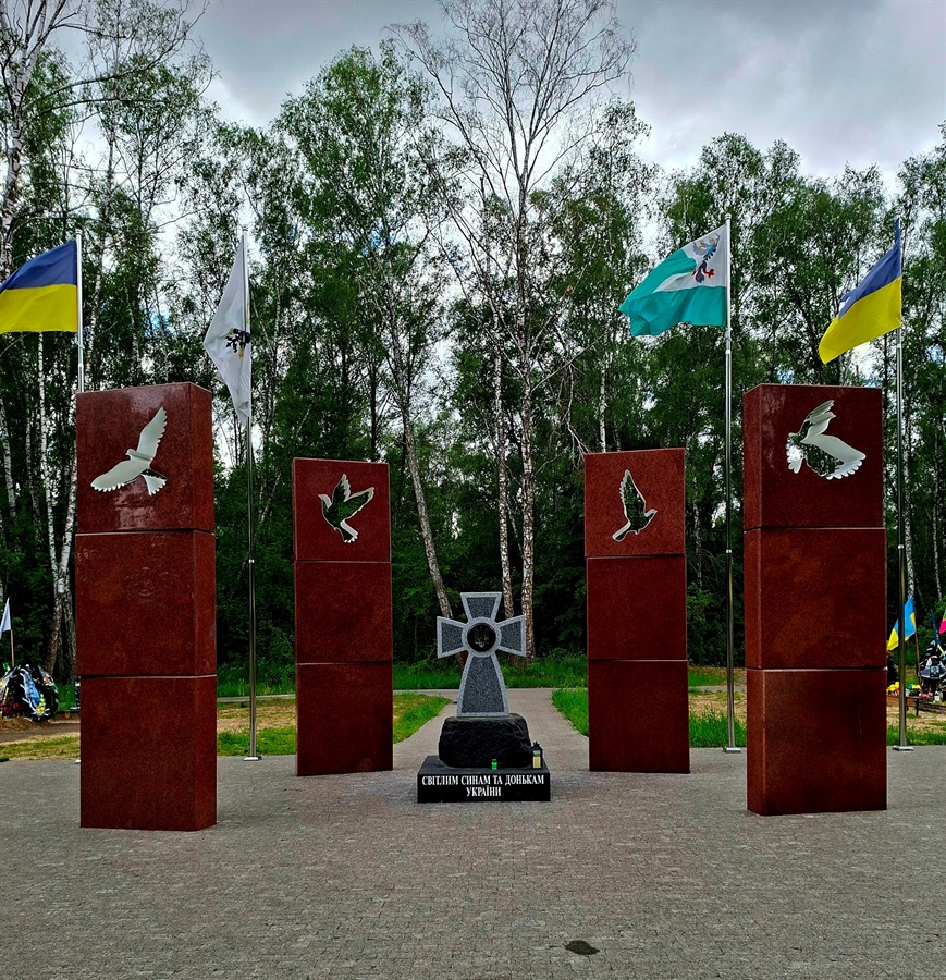 Сектор військових поховань на кладовищі Ялівщина в Чернігові. Фото Наталії Найдюк