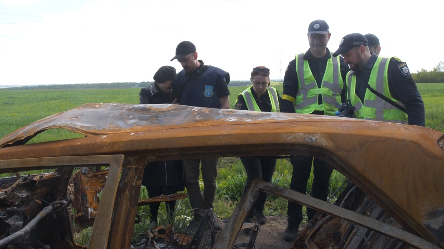Батьки загиблого під час слідчого експерименту на місці вбивства сина