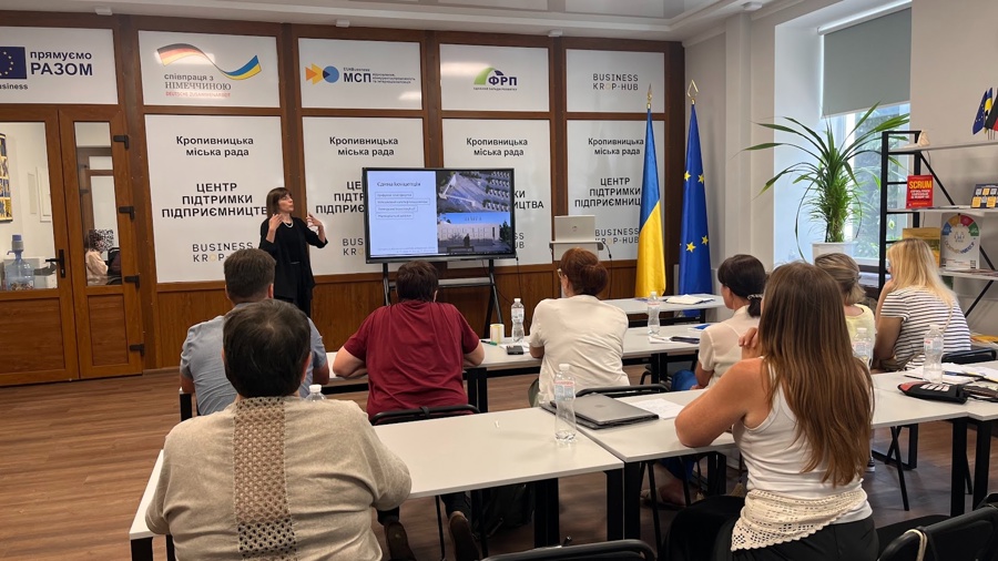 Софія Мартинюк під час зустрічі з громадою.