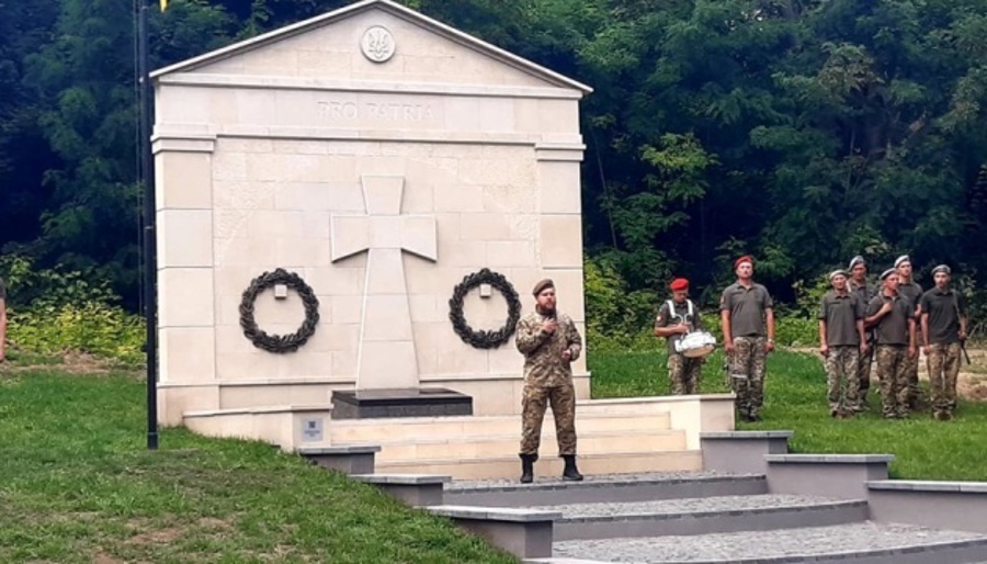 Меморіал загиблим і страченим більшовиками воякам Української Народної Республіки. Хмельниччина